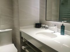 -白玉兰酒店(上海田子坊马当路地铁站店)