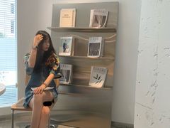 -洪小鹏生活美学馆(领SHOW天地店)