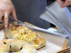 -焙丽拾光(麦凯乐直营店)