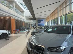 -上海宝信宝马4S店