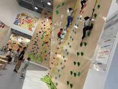 -ROCKPLUS攀岩馆(环宇城店)