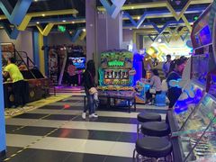 -反斗乐园π·电玩·高空拓展·蹦床(龙华天虹店)