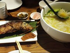 香茅草捆鲫鱼-茶花妹子云南餐厅(北大店)