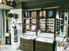 -视野联行眼镜蔡司·依视路官方授权店(顺城店)