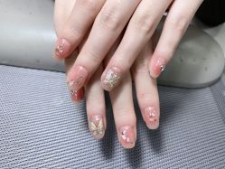 -蜜桃美甲美睫化妆