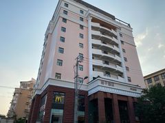 -桔子酒店(上海西藏北路地铁站店)