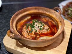 -何妹湿辣牛肉·粤式烧烤砂煲(桂雅路店)