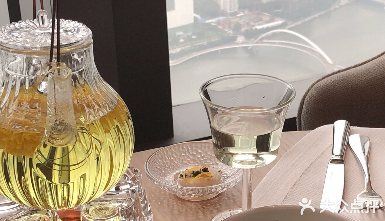 广州｜瑰丽酒店95层下午茶