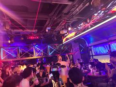 -UP嘻哈酒吧(粉巢店)