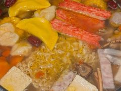 -尚尚仙·酸汤猪手·猪肚鸡火锅(华联万柳购物中心店)