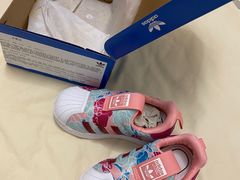 -斯普瑞斯奥特莱斯