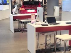 -TESLA 特斯拉(上海太古汇体验店)
