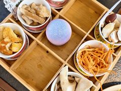 -菌自由丨野生菌火锅特色庭院餐厅(丽江古城店)