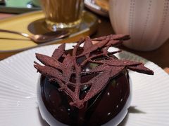 橄榄巧克力慕斯-潮一不贰·法式甜品·生日蛋糕·西式简餐(外滩店)