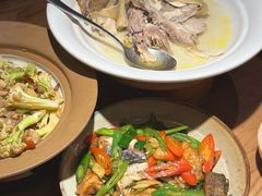 客都盐蒸山泉鸡-话梅·客家小厨(东门店)