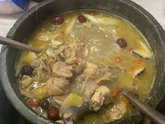 -鲁朗纳麦石锅鸡庄园
