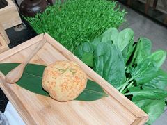 飞鱼籽墨鱼滑-湊湊火锅·茶憩(世博大道店)