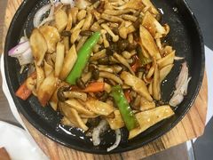 黑椒酱爆野山菌-白魁老号饭庄(安内店)