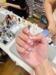 -美斯洛美甲美睫连锁店