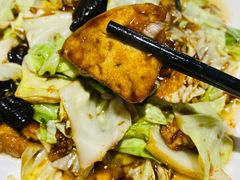 木耳白菜爆豆腐-恩宏德餐馆(平山道店)