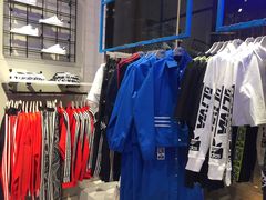 -阿迪达斯(武林银泰三叶草店)