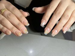 -甲壳虫美甲美睫·美肤