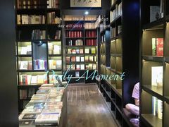 -钟书阁(松江泰晤士小镇店)