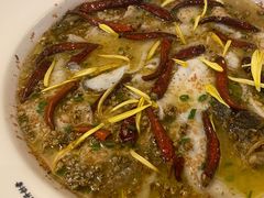 老坛酸菜鲈鱼-渔语鱼新川菜Bistro(万象天地店)