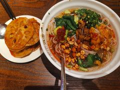 -爆炸头阿姨小四川正宗川味小吃(无任何分店)