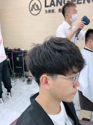 -朗峰专业美发沙龙