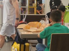 -麦当劳(深圳北站B2检票口楼上)