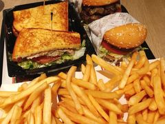 -The Habit Burger Grill 哈比特汉堡(爱琴海店)