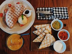-ROAST coffee & eatery
