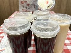 -红宝石·鲜奶小方·海派西点房(南丹店)