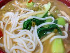 酸笋米粉-牛八宝桂林米粉(八里庄店)