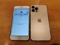 -Apple零售店(华贸购物中心店)