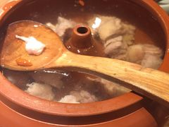 -云海肴·汽锅鸡·云南菜(天山百盛优客店)