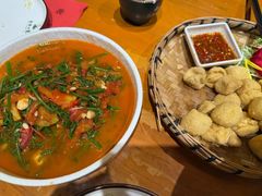 -老滇山寨•云南特色菜•地方菜•民族风情歌舞表演(金碧店)