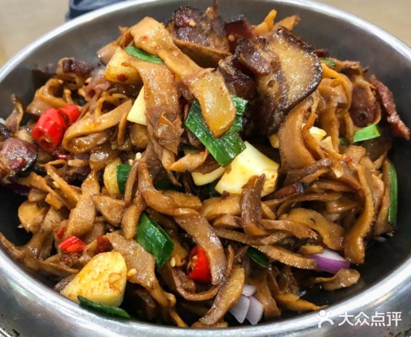  在博鳌吃了好几家湘菜，就这家最正宗！听老板说