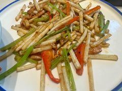 花生芽爆爽肉-金陵后厨·南京菜(新街口秣陵路店)