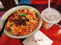 -粉家柳州螺蛳粉(杨宅路店)