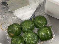 艾叶咸蛋黄肉松青团-王家沙点心店(南京西路总店)