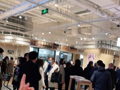 大堂-七鲜超市(瑞虹天地太阳宫店)