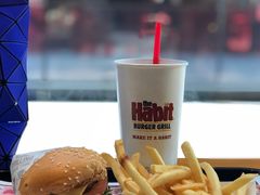-The Habit Burger Grill 哈比特汉堡(复兴soho店)