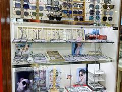 -三叶眼镜城批发市场(上海火车站店)