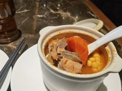 番茄玉米煲龙骨-汤城小厨•粤菜•靓汤(苏州街店)