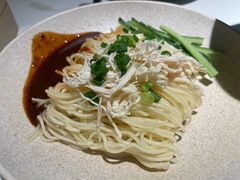 鸡丝凉面-麻六记(新天地店)