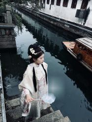-一揽芳华汉服旗袍体验馆(拙政园店)