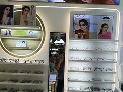 -美式眼镜·授权蔡司.依视路.尼康.豪雅.明月(南翔印象城店)