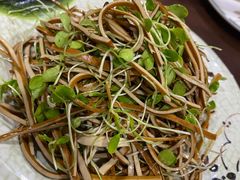 香椿苗豆腐丝-牛街老爆肚满(牡丹园店)
